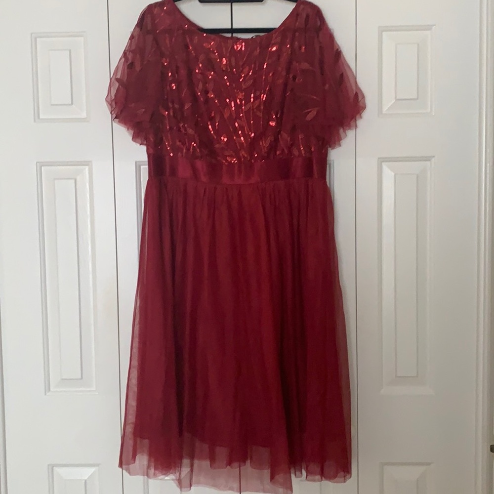 Short maroon cocktail dress